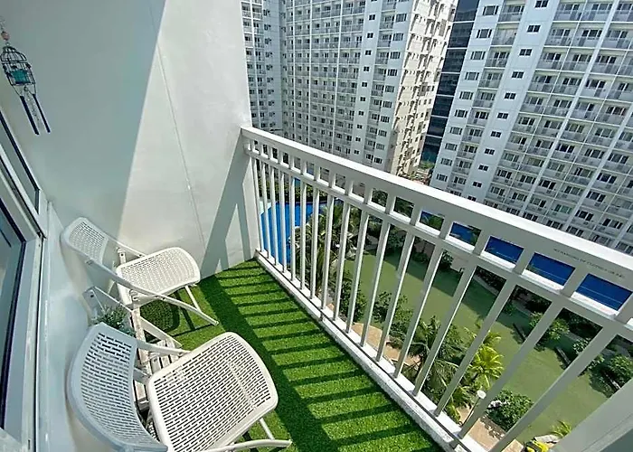 Santiorini At Shore Residences فندق